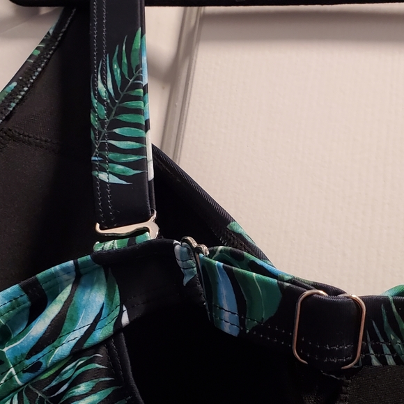 One Piece Ruched Bathing Suit - Picture 9 of 10